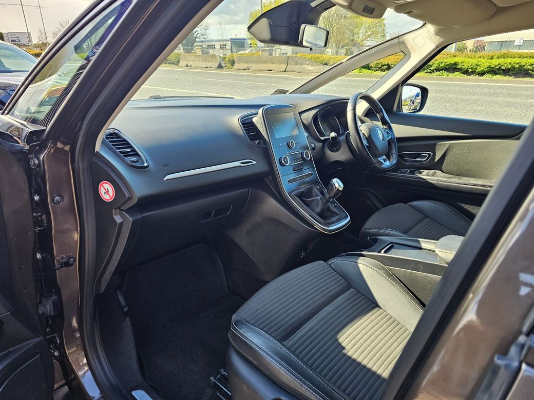 2017 Renault Grand Scenic