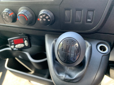 2019 Nissan NV400