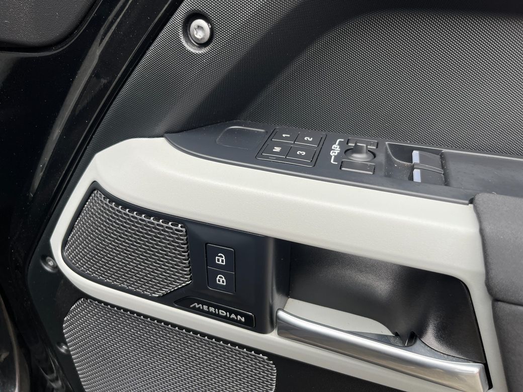 2023 Land Rover Defender