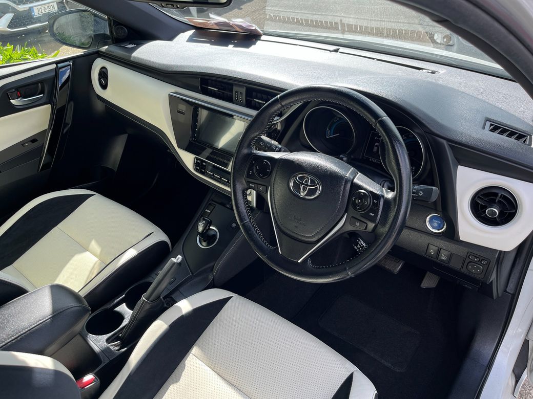 2016 Toyota Auris