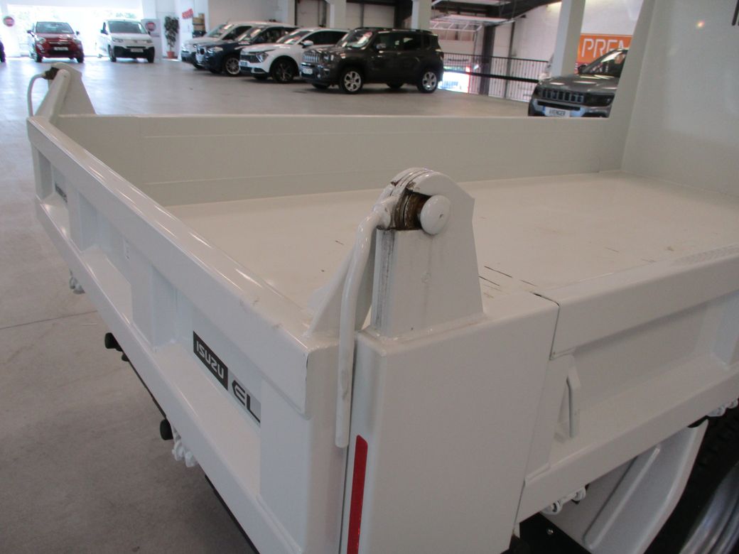 2024 Isuzu NPR