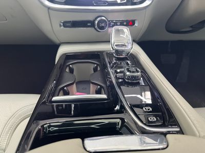 2025 Volvo V60