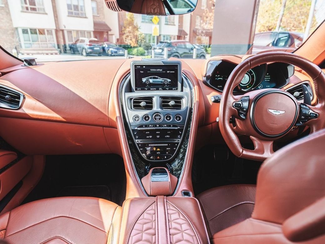 2018 Aston Martin DBS