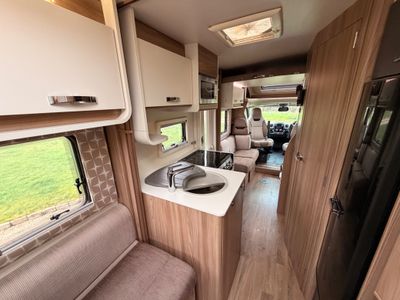 2017 SWIFT  CHAMPAGNE 685 LOW PROFILE R.H.D 