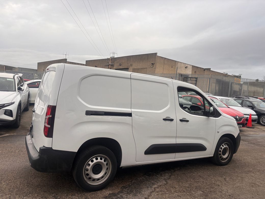 2022 Peugeot Partner