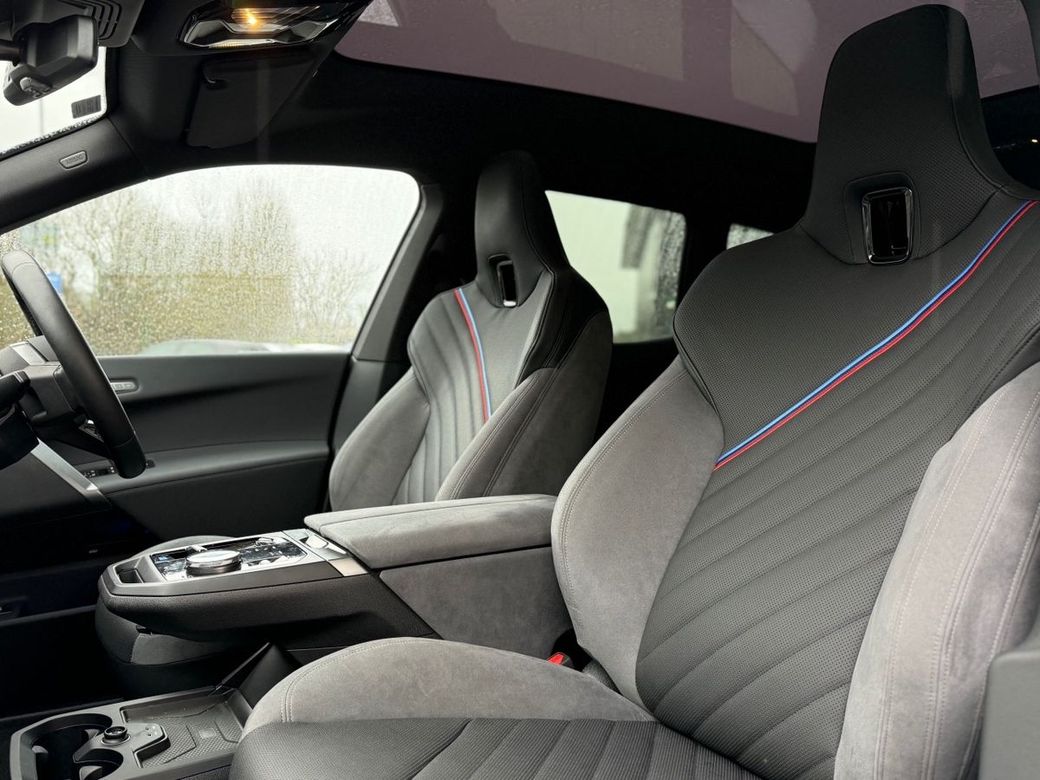 2025 BMW iX