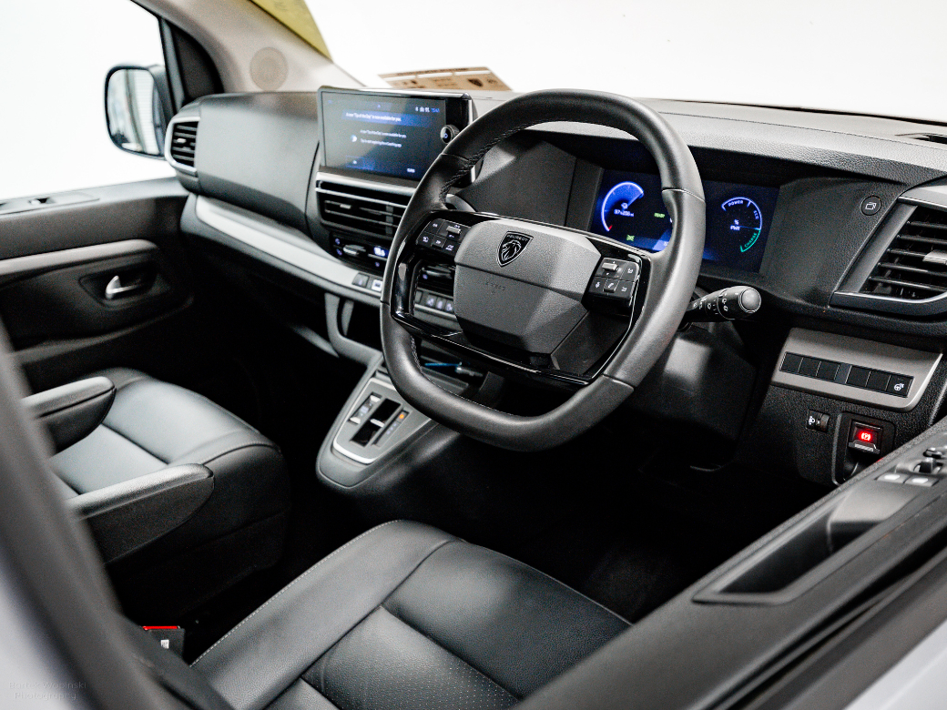 2025 Peugeot Traveller