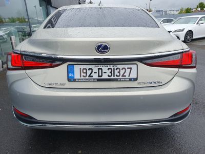 2019 Lexus ES 300h
