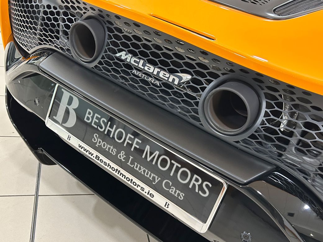 2023 McLaren Artura