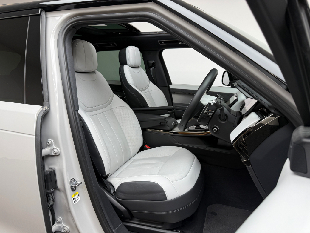 2025 Land Rover Range Rover Sport