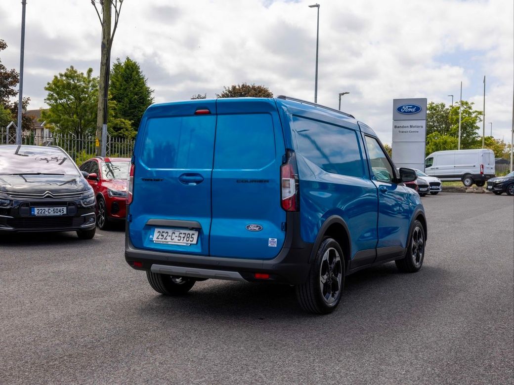 2025 Ford Transit Courier