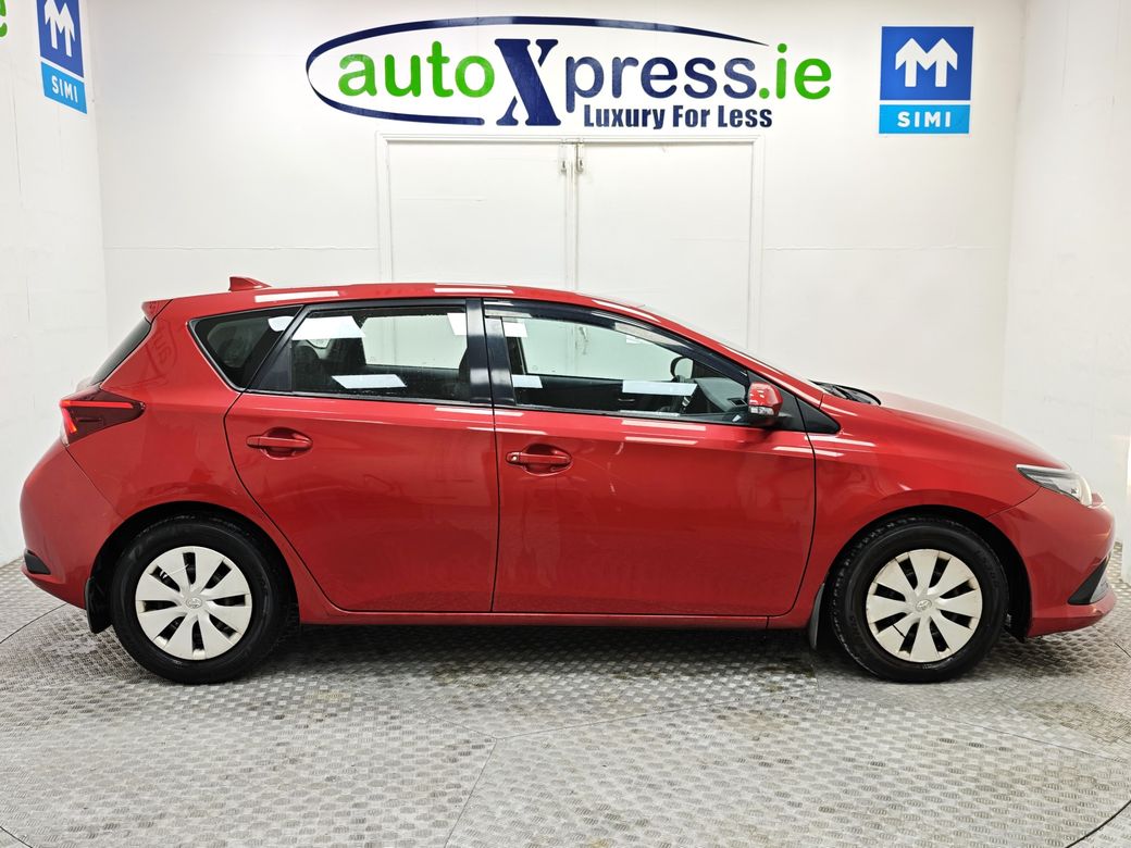 2016 Toyota Auris