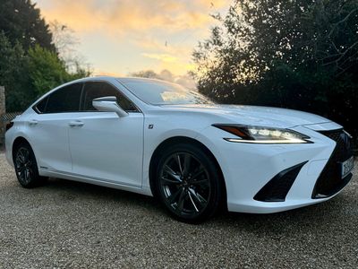 2021 Lexus ES 300h