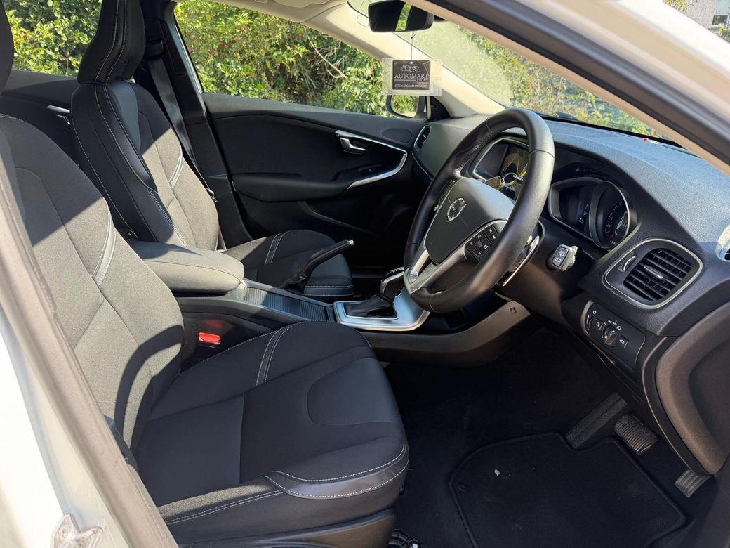 2018 Volvo V40
