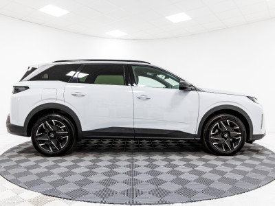 2025 Peugeot 5008