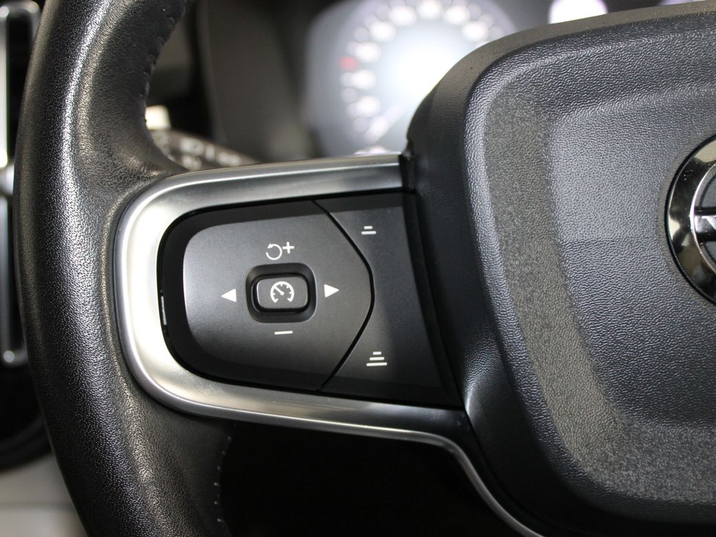2020 Volvo XC40