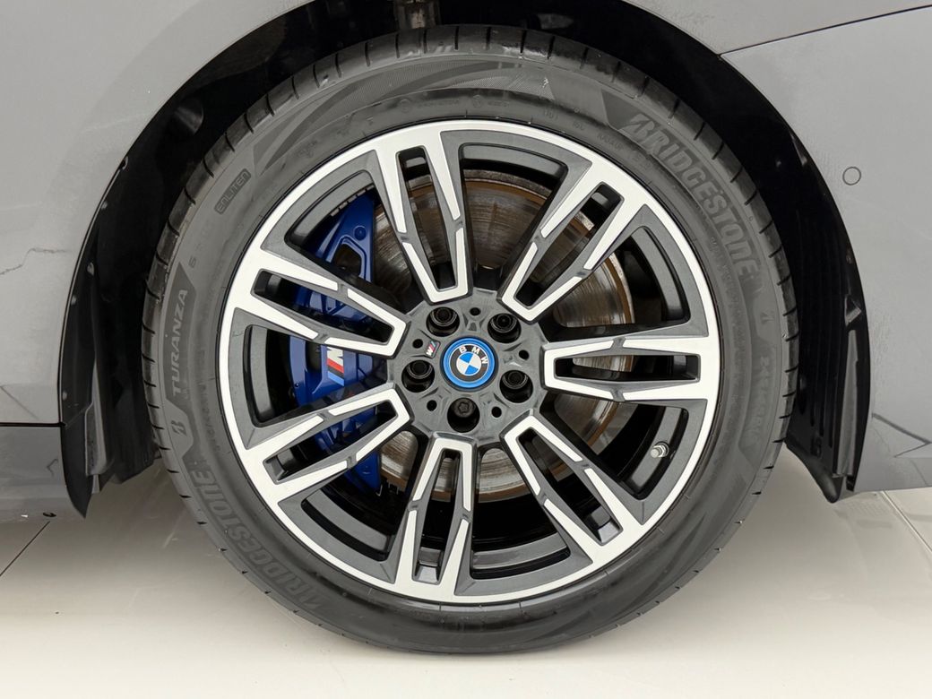 2024 BMW i5