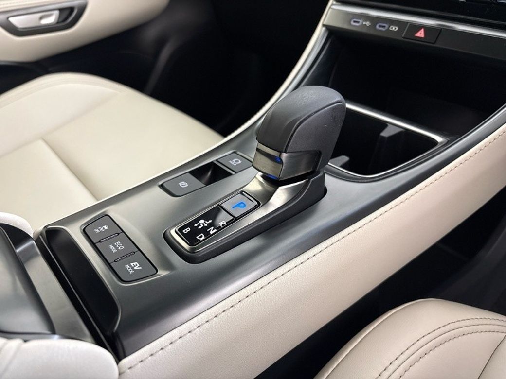 2025 Lexus LBX