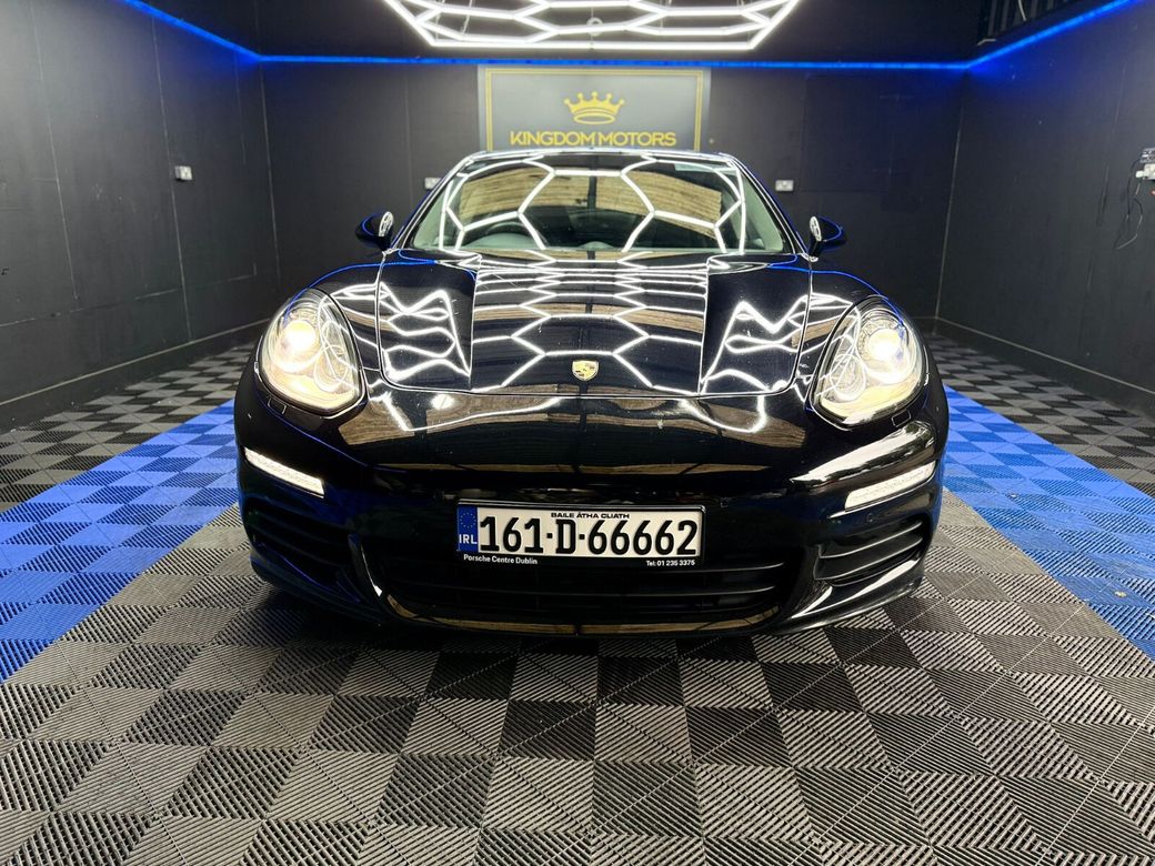 2016 Porsche Panamera
