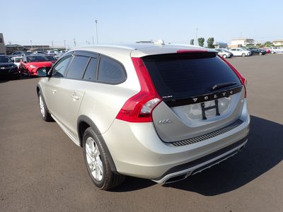 2017 Volvo V60 Cross Country