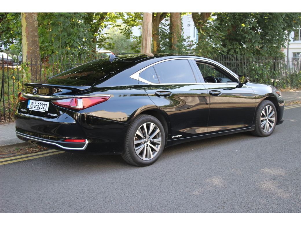 2019 Lexus ES 300h