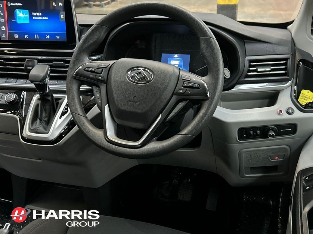 2025 White Maxus eDELIVER 9