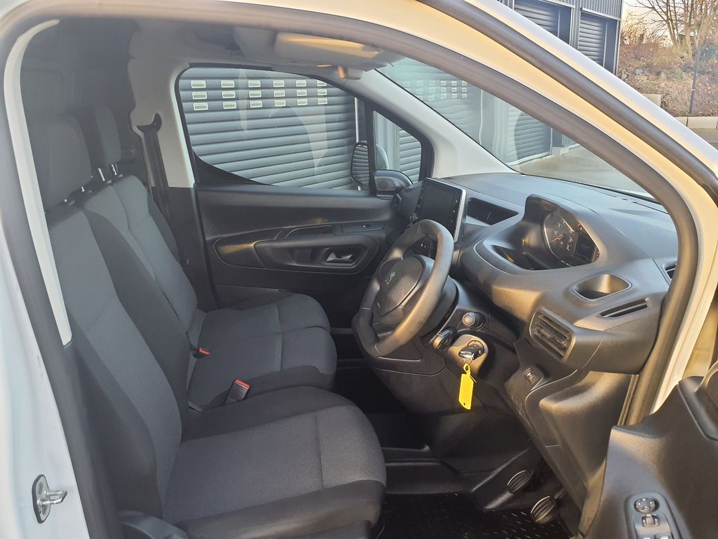 2023 Peugeot Partner