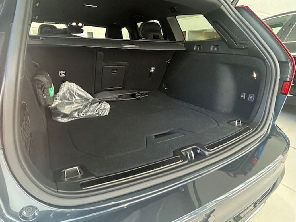 2025 Volvo V60