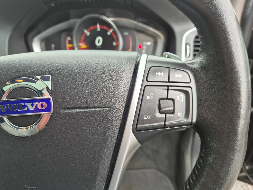 2017 Volvo V60 Cross Country