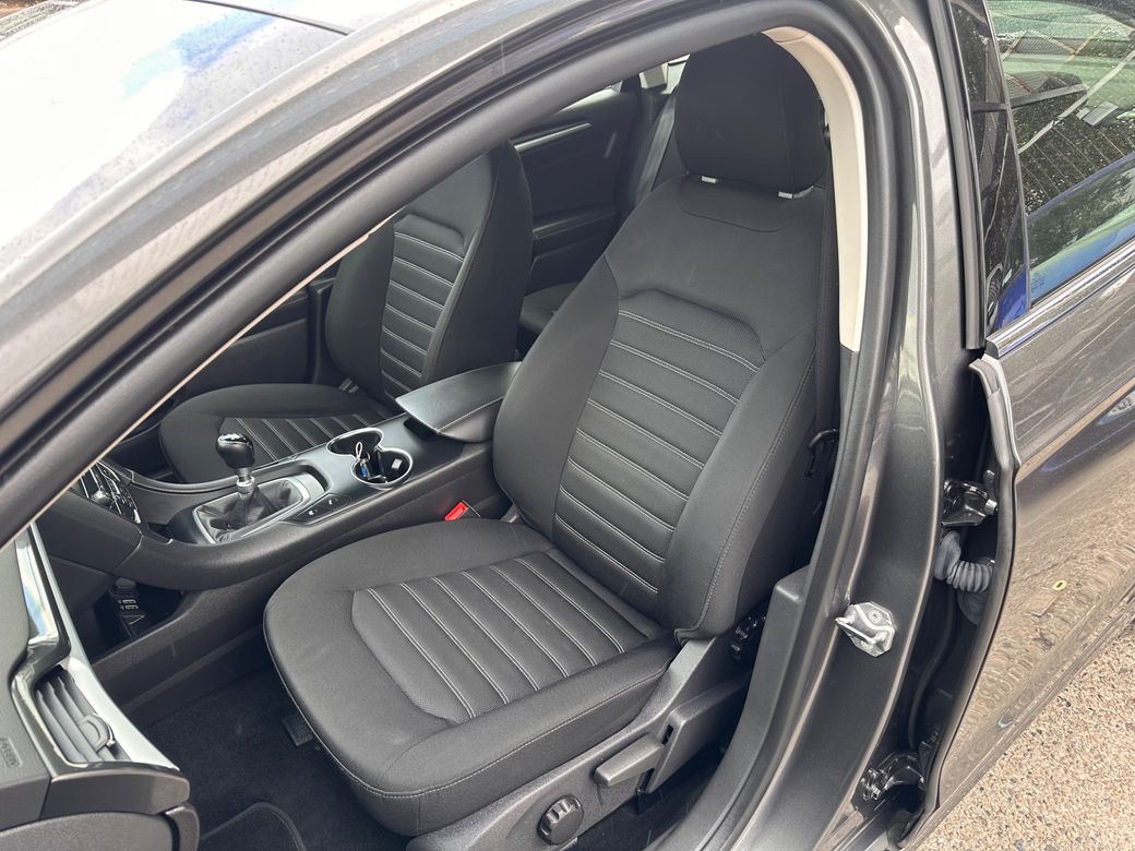2021 Ford Mondeo