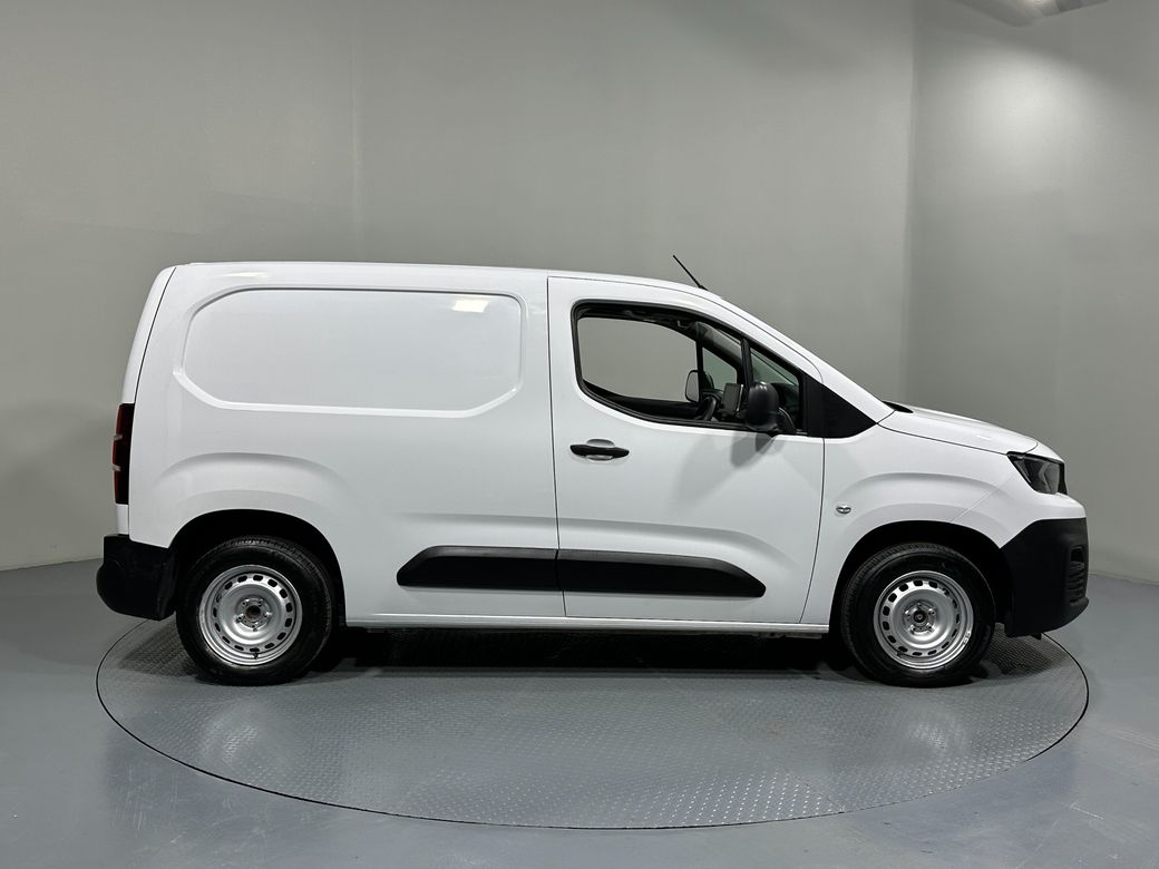 2023 Peugeot Partner