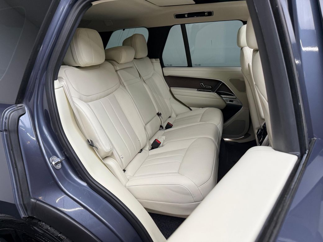2025 Land Rover Range Rover Sport