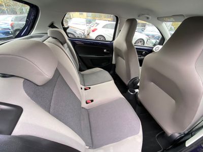 2016 Volkswagen up!
