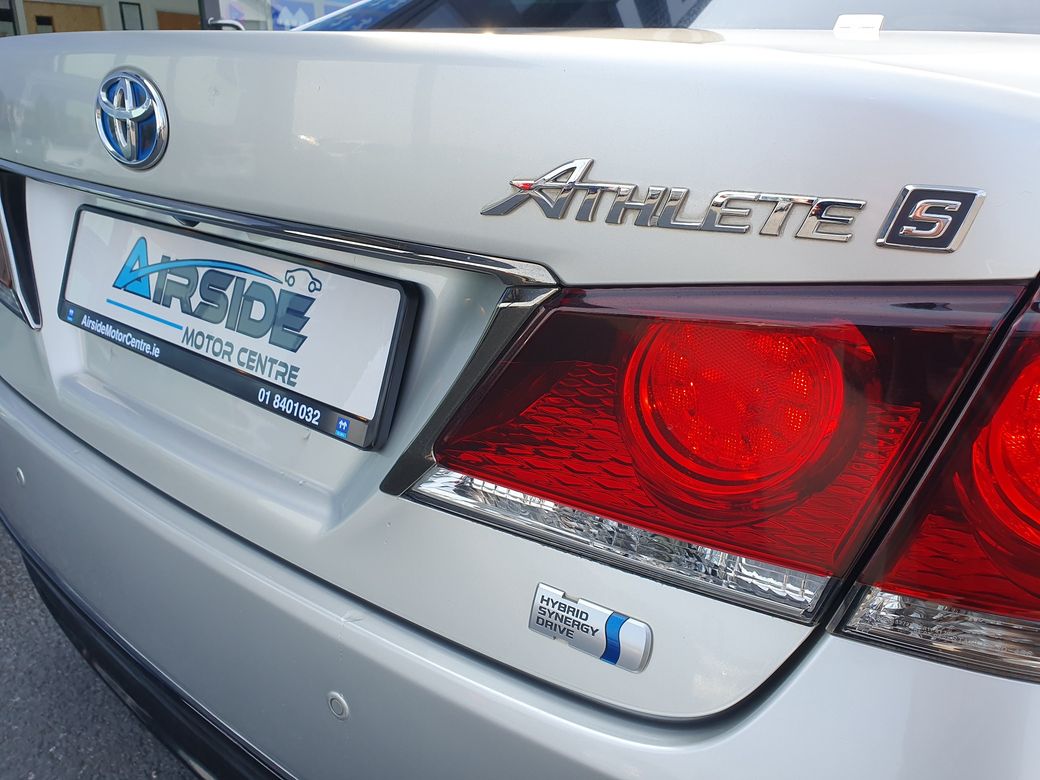 2014 Toyota Crown