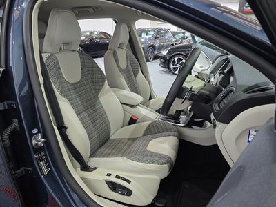2018 Volvo V40