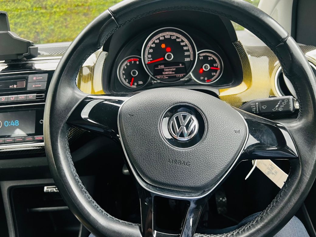 2017 Volkswagen up!