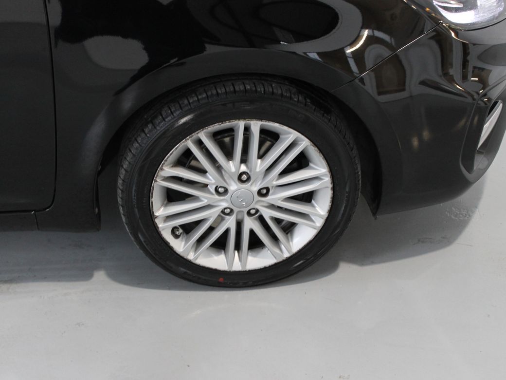 2019 Kia Carens