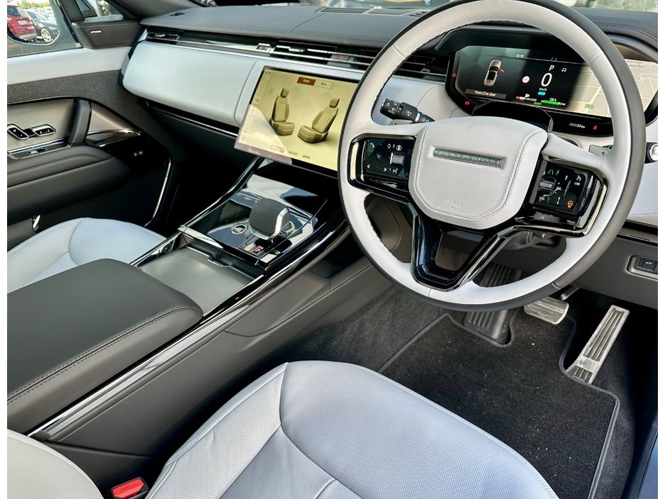 2025 Land Rover Range Rover Sport