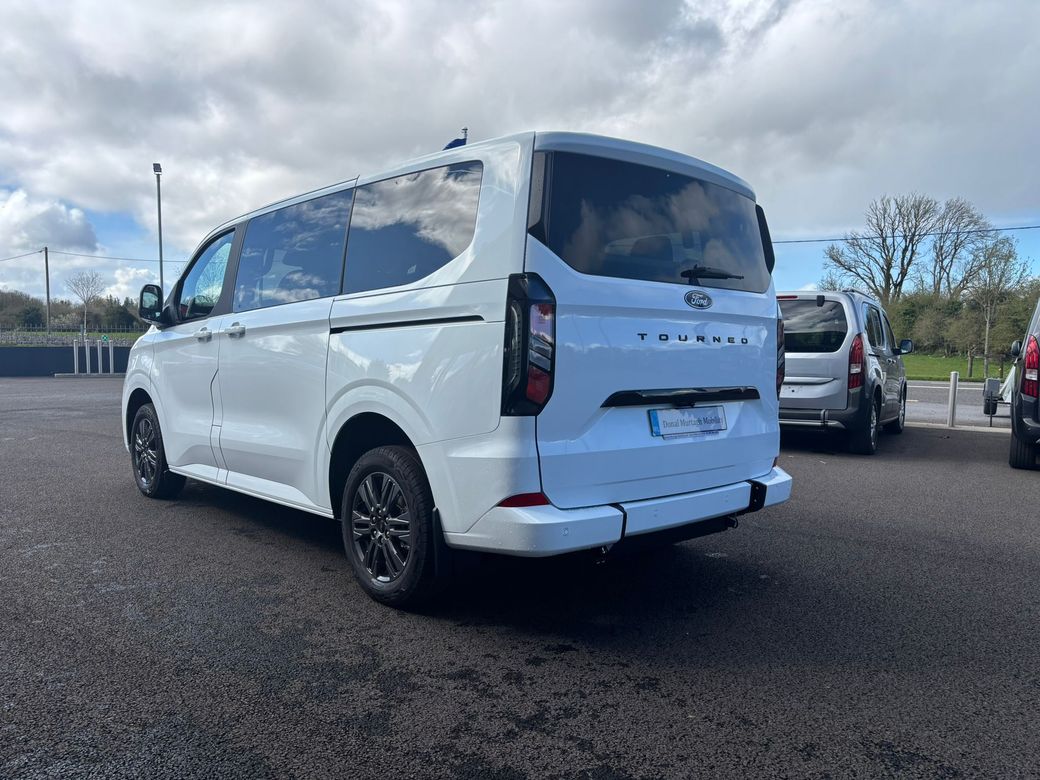 2026 Ford Tourneo Custom