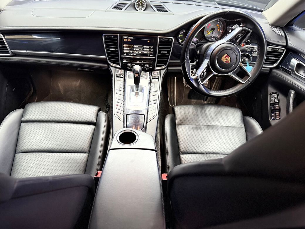 2016 Porsche Panamera
