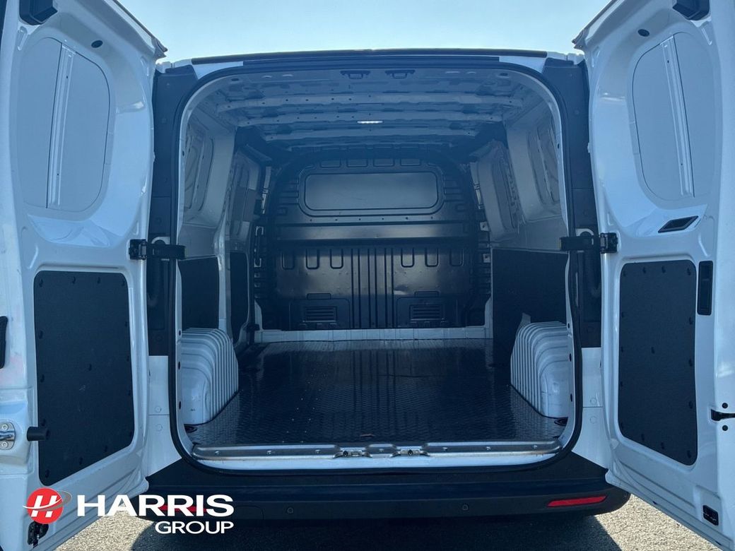 2025 White Maxus Deliver 7