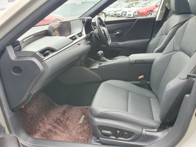 2019 Lexus ES 300h