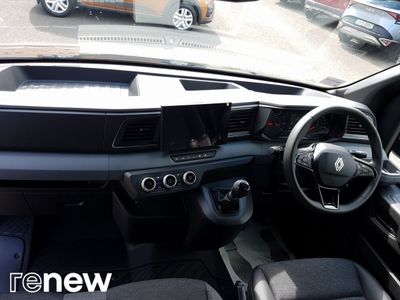 2025 Renault Master
