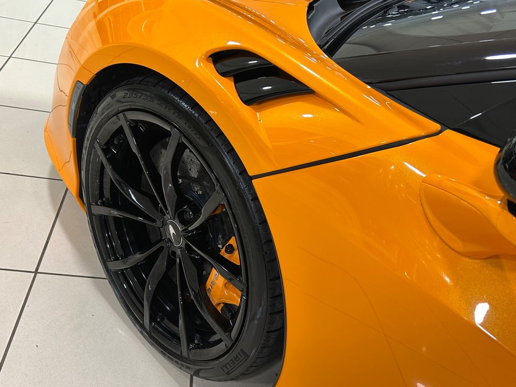 2023 McLaren Artura