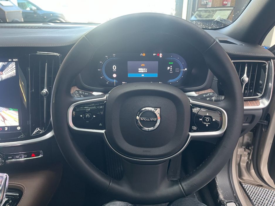 2025 Volvo V60