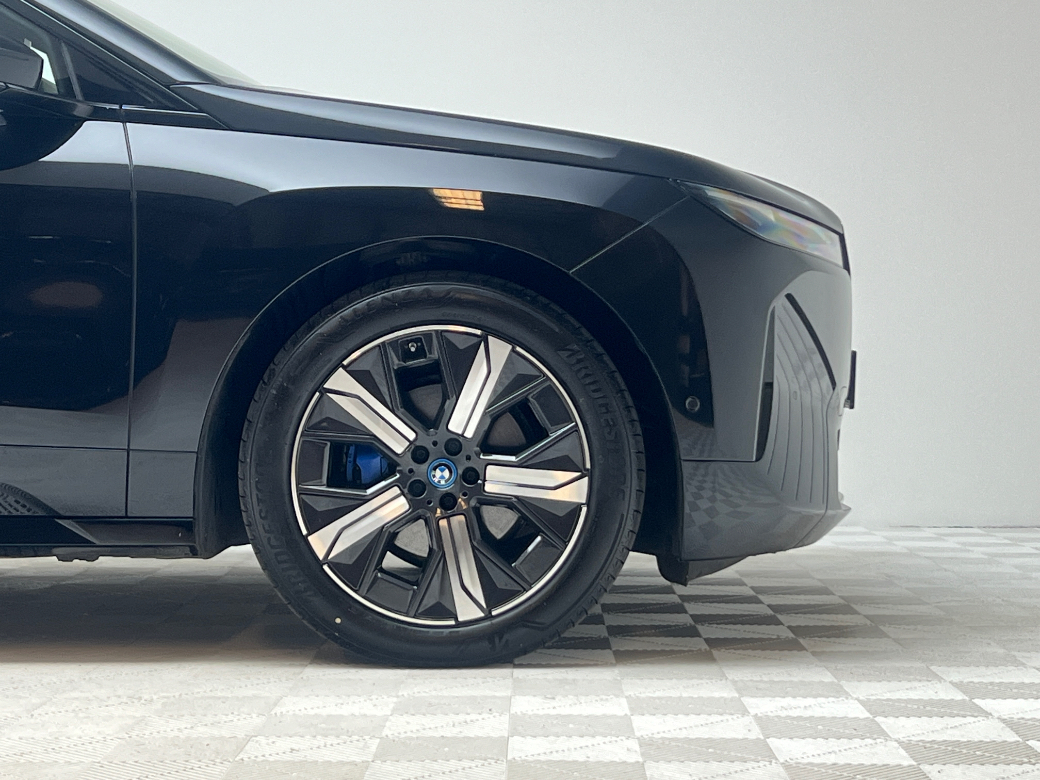 2023 BMW iX