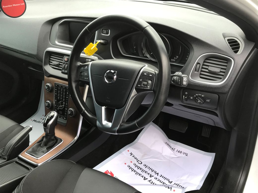 2017 Volvo V40