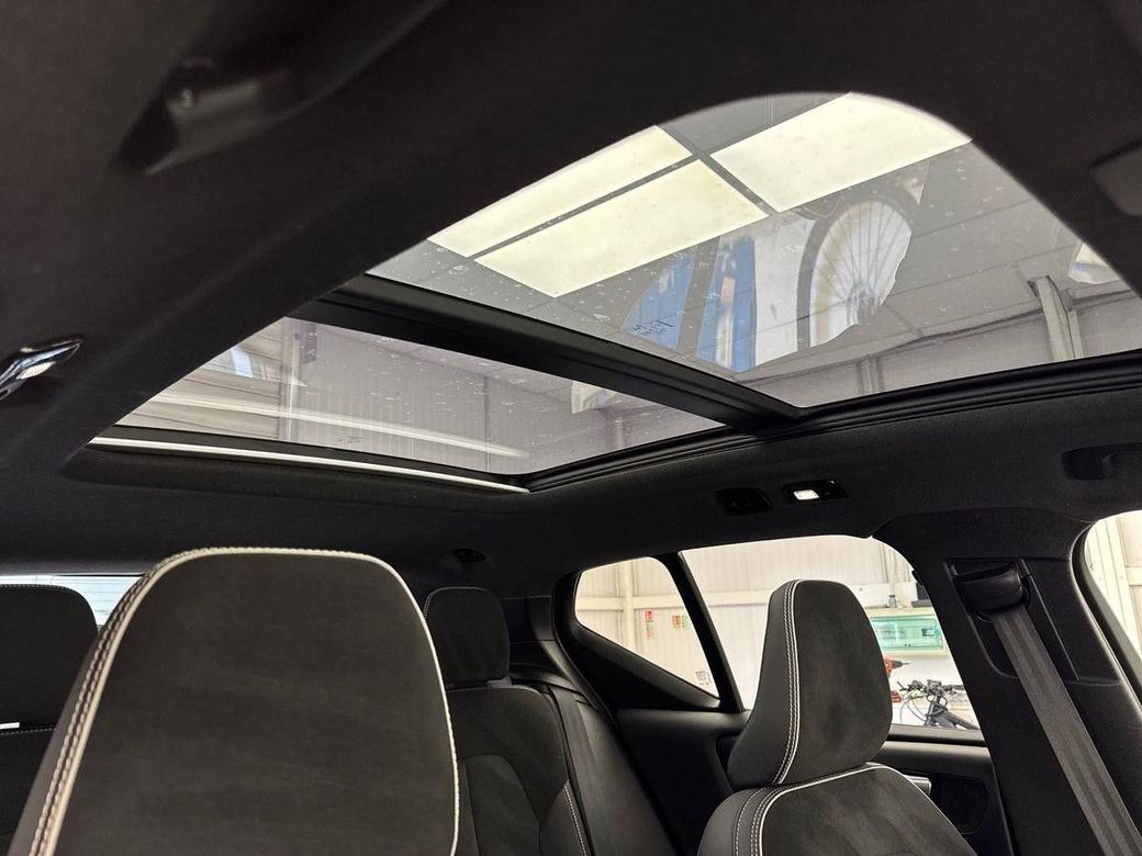 2023 Volvo XC40