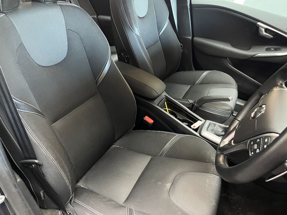 2017 Volvo V40