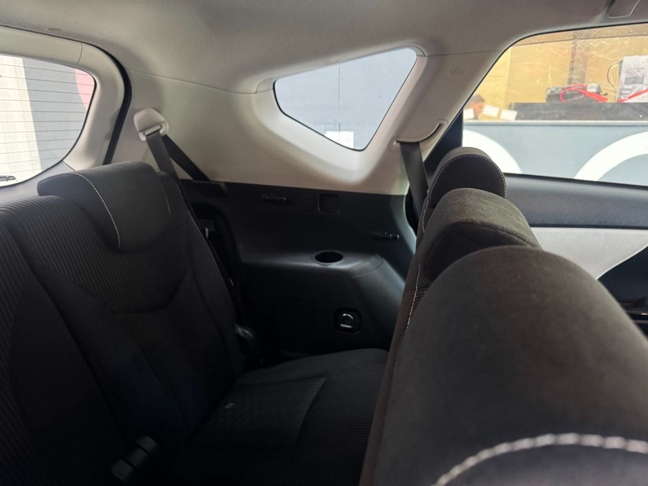 2017 Toyota Prius Alpha